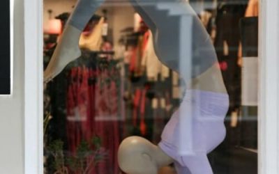 Lululemon to sell NFL apparel for first time in Fanatics deal